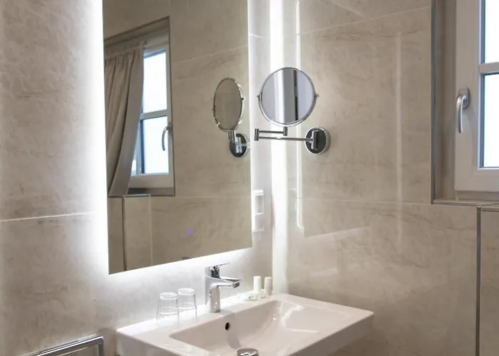 Altes Zollhaus Bed & Breakfast 3*