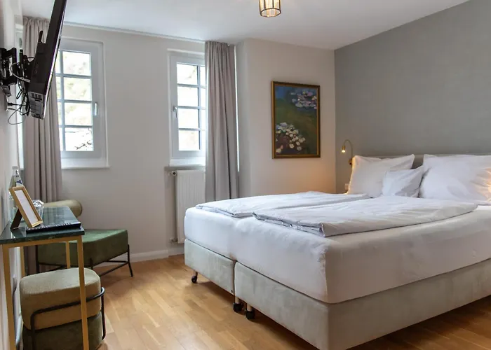 Altes Zollhaus Bed & Breakfast 3*